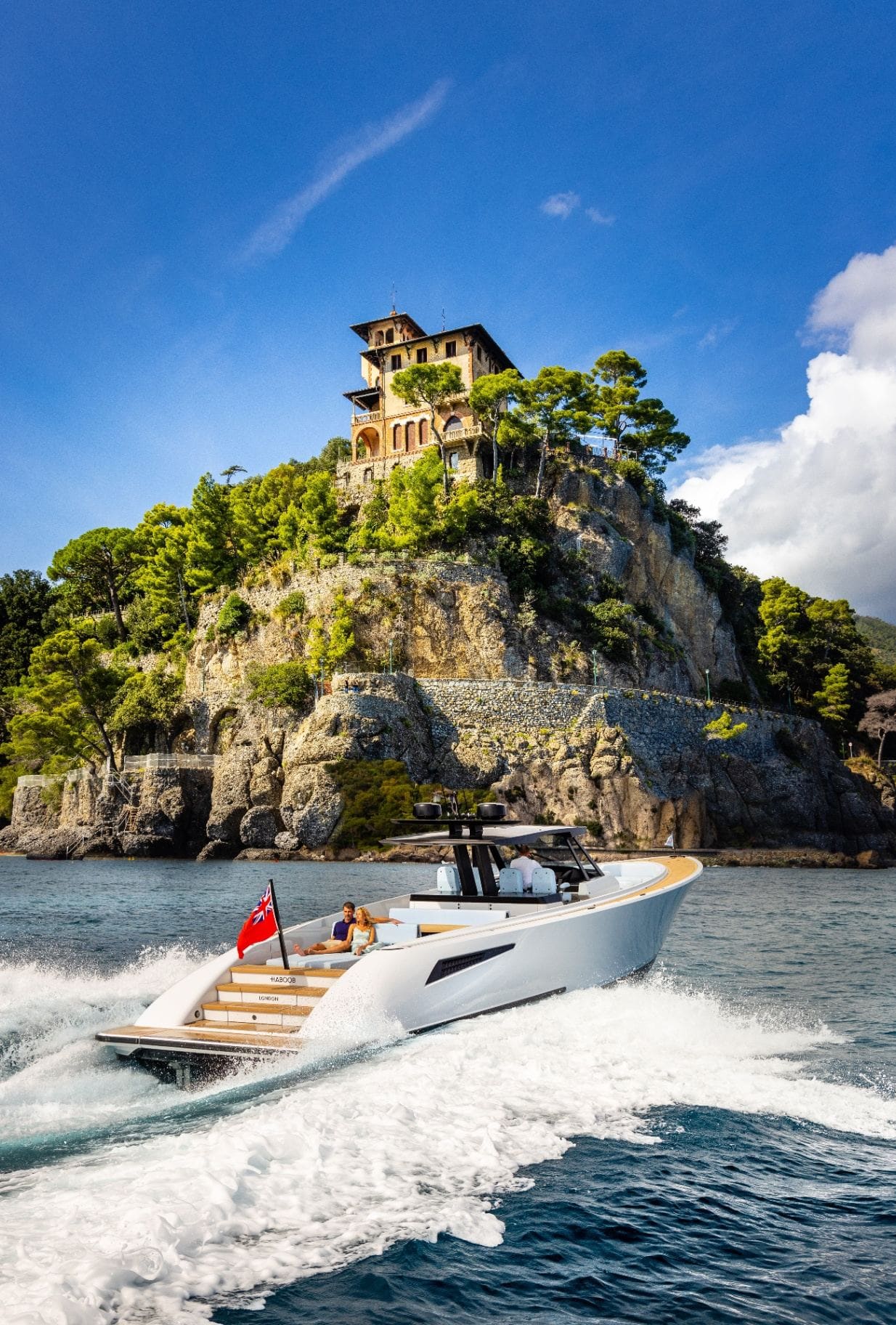 Day Charter vs Multi-Day Charter vs Weekly Charter Luxury yacht cruising along the French Riviera coastline comparing day and multi-day charters